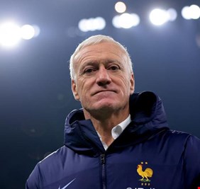 موقف مفاجئ لديشامب بعد الكشف عن اقتراب زيدان من تدريب فرنسا