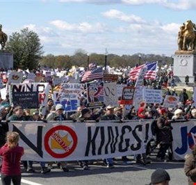 تظاهرات مليونية تجتاح الولايات المتحدة رفضاً لسياسات ترامب وتصعيده العسكري في الشرق الأوسط