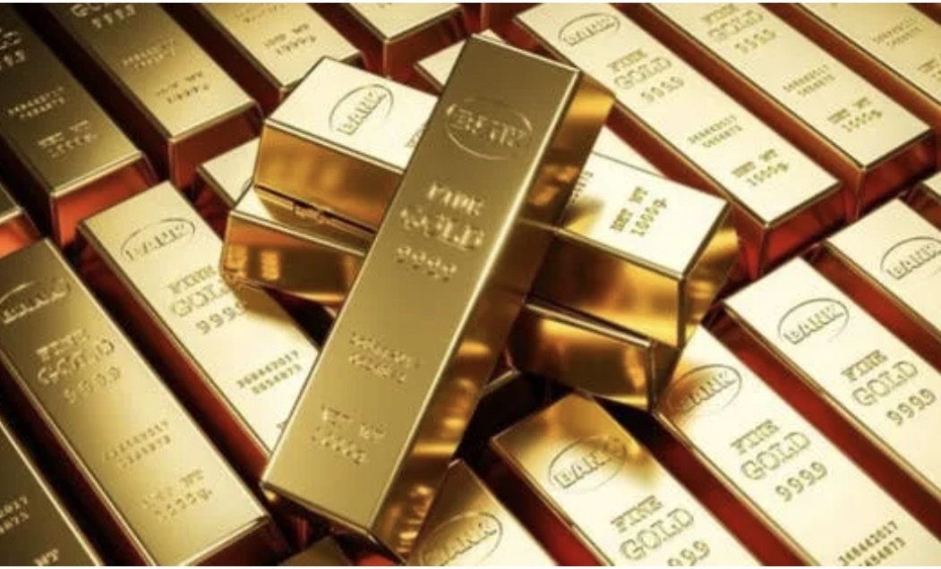 الذهب يصعد مع تراجع الدولار لكن تبدد آمال خفض الفائدة يحد من المكاسب