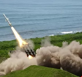 اليابان تنشر للمرة الأولى صواريخ بعيدة المدى