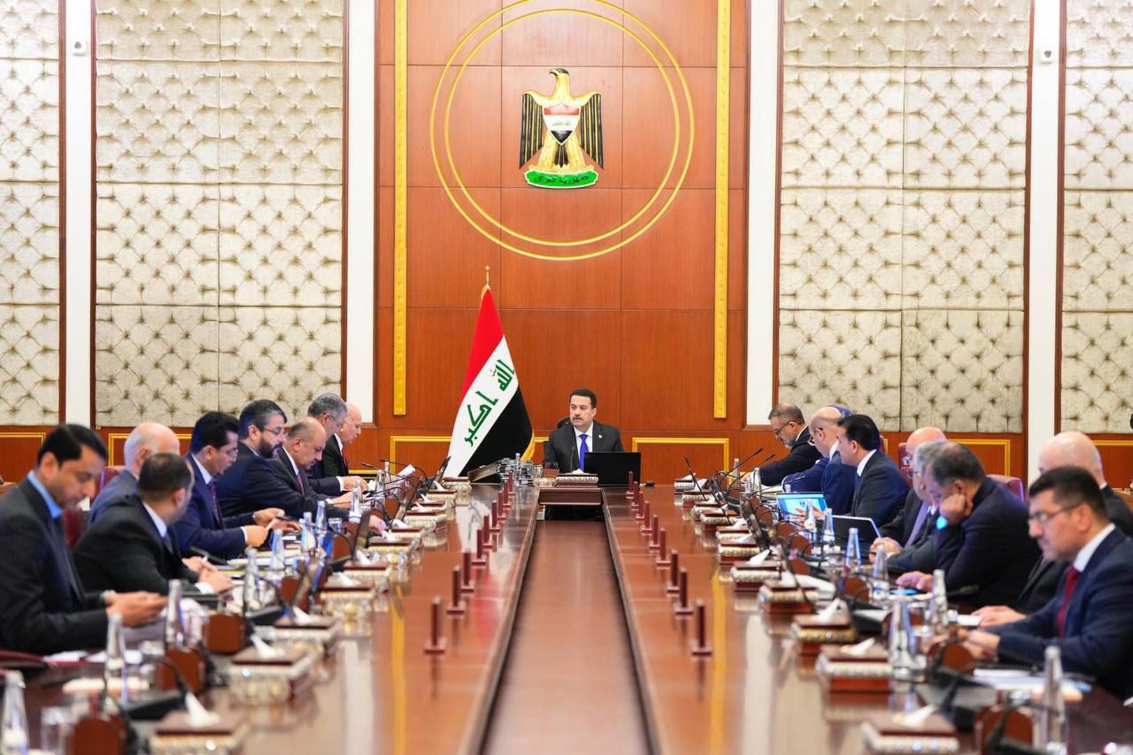 مجلس الوزراء يؤخر الدوام الرسمي دعماً للمنتخب الوطني ويرصد مكافآت مجزية للتأهل إلى كأس العالم