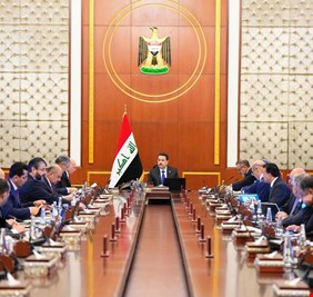 مجلس الوزراء يؤخر الدوام الرسمي دعماً للمنتخب الوطني ويرصد مكافآت مجزية للتأهل إلى كأس العالم