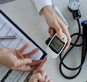 عادات غذائية وحياتية بسيطة قد تساعد في السيطرة على السكري