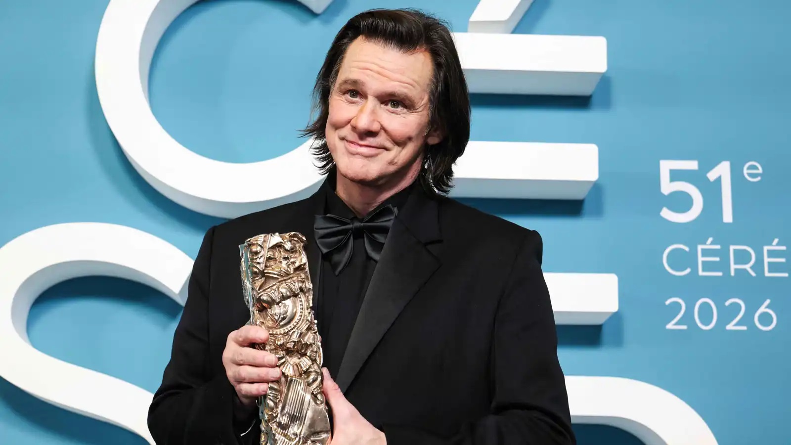 سر المظهر الغريب لجيم كاري في حفل جوائز 