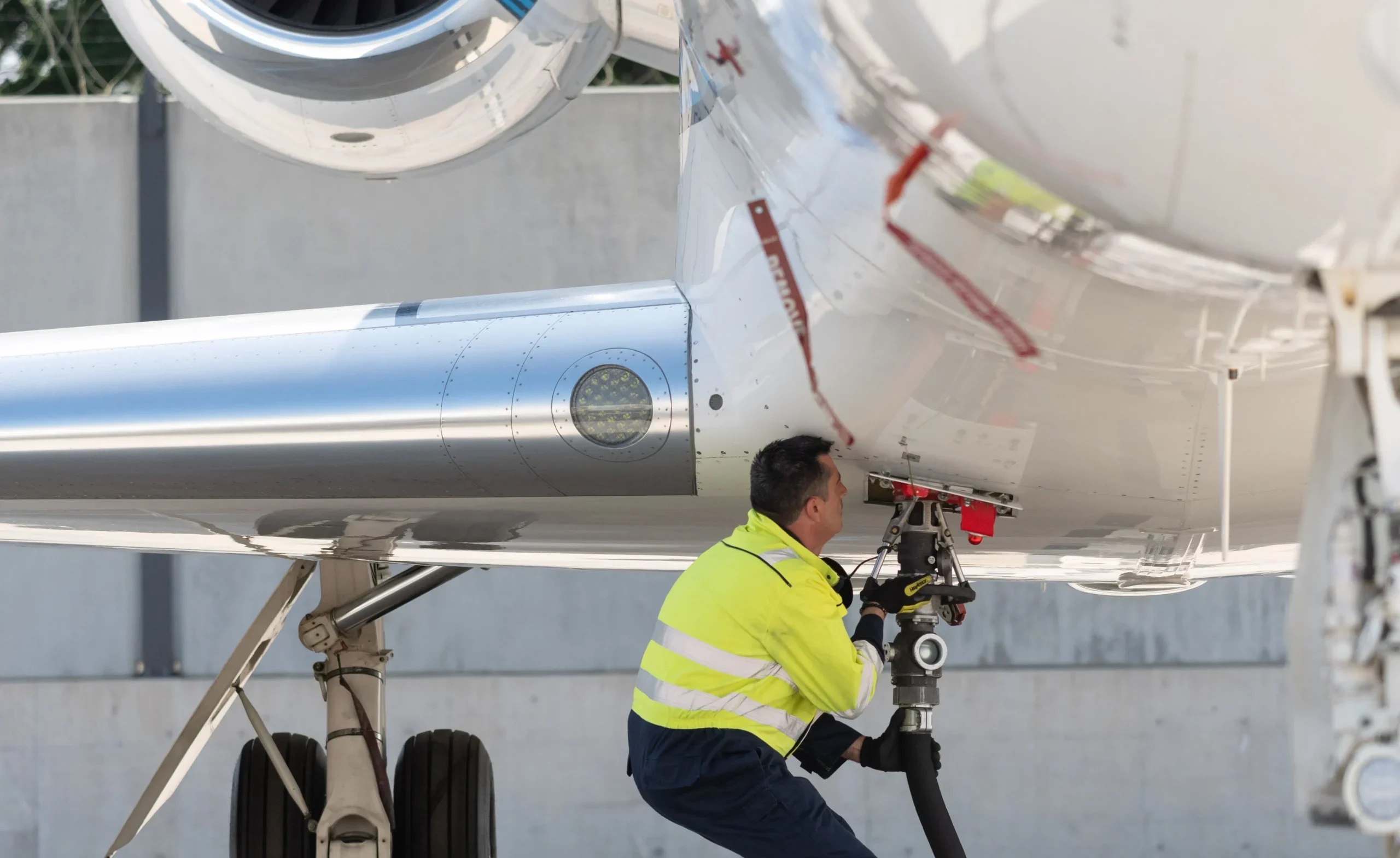 أسعار وقود الطائرات في أوروبا تتجاوز 1900 دولار للطن