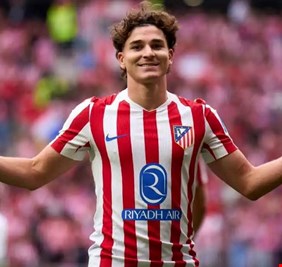 بأمر أتلتيكو.. شرط واحد يفصل جوليان ألفاريز عن برشلونة