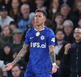 تشيلسي يعاقب نجمه إنزو فرنانديز بعد تصريحاته عن مدريد