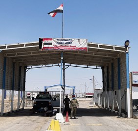 قصف جوي يدمر المنفذ الحدودي العراقي - الإيراني و يقطع حركة التبادل التجاري