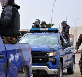 الداخلية تتسلم الملف الأمني في القائم والرمانة في حدود سوريا