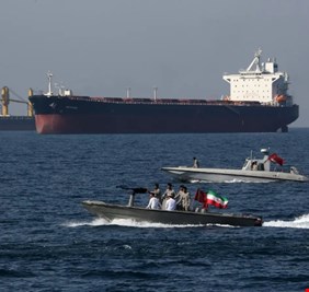 العراق ينجح في تمرير نفط من مضيق هرمز