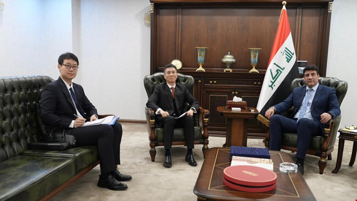 العراق يبحث مع الصين جهود ايقاف الحرب