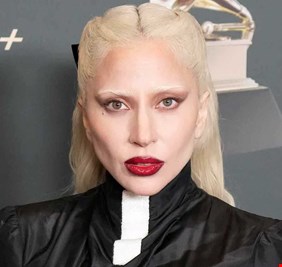 ليدي غاغا تلغي حفلها بشكل مفاجئ بسبب تدهور حالتها الصحية