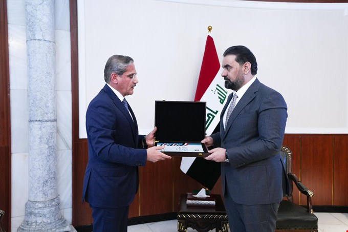 رئيس مجلس النواب يتسلم التقرير السنوي لهيئة النزاهة للعام ٢٠٢٥ ويؤكد دعم المسارات الرقابية لمكافحة الفساد