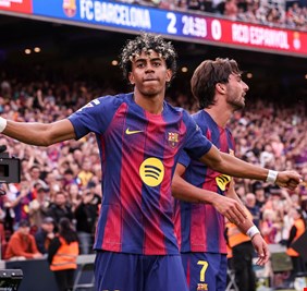 برشلونة يكتسح إسبانيول ويقترب من لقب الليغا