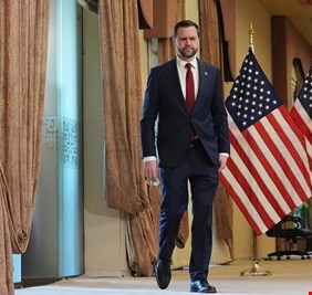 CNN: فانس يقود جولة مفاوضات محتملة ثانية مع إيران وترامب يطلب من فريقه إيجاد مخرج للصراع