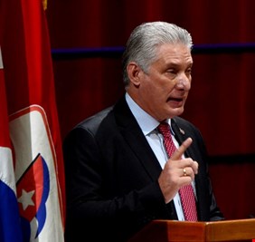 رئيس كوبا يدعو للاستعداد لأي هجوم أمريكي