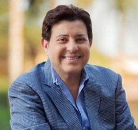 تطورات الحالة الصحية لهاني شاكر.. فشل تنفسي ومطالبات بالدعاء