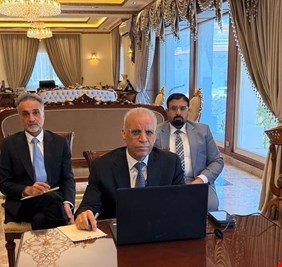 العراق يؤكد التزامه بعدم استخدام أراضيه للاعتداء على الجوار خلال اجتماع عربي طارئ
