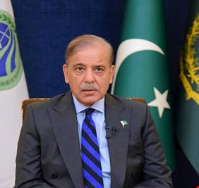 رئيس الوزراء الباكستاني يبحث مع وزرائه سبل إقناع إيران بالعودة إلى طاولة المفاوضات