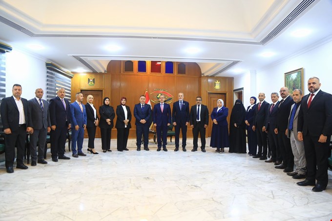 رئيس هيئـة النزاهـة يكرّم الموظـف المثالي وعدداً من المتميزين في الهيـئة