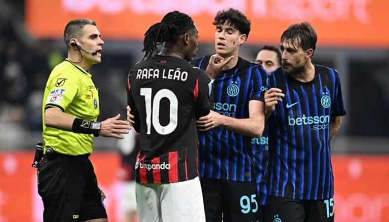 باستوني ولياو بين المتورطين.. فضيحة أخلاقية تهز الرياضة الإيطالية