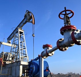 اسعار النفط تتراجع وسط تجدد التفاؤل بشأن المفاوضات الاميركية الايرانية