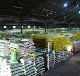 التجارة تؤكد وجود خزين غذائي وتأمين الاحتياجات الأساسية