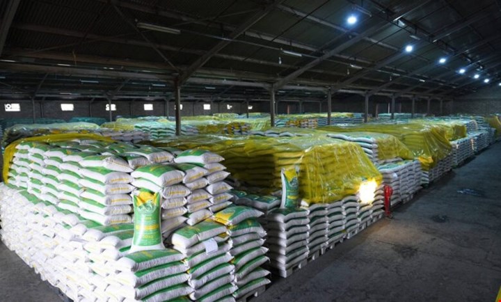 التجارة تؤكد وجود خزين غذائي وتأمين الاحتياجات الأساسية