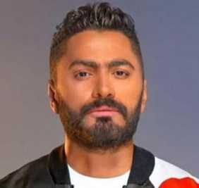 تامر حسني يثير الجدل حول «نظام الطيبات» ويطالب بتوضيح علمي رسمي