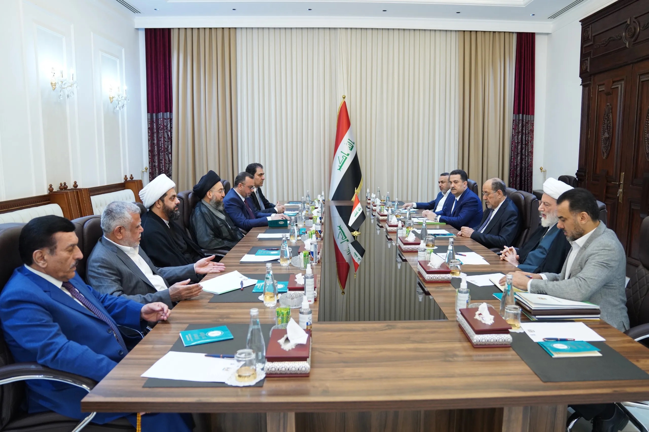 الإطار يفاوض السنة لتبادل وزارتي التعليم والتربية.. وتفاهمات أولية على توزيع الحقائب السيادية