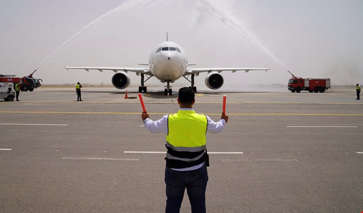 استئناف الرحلات الجوية بين مطار النجف وإيران بعد توقف شهرين