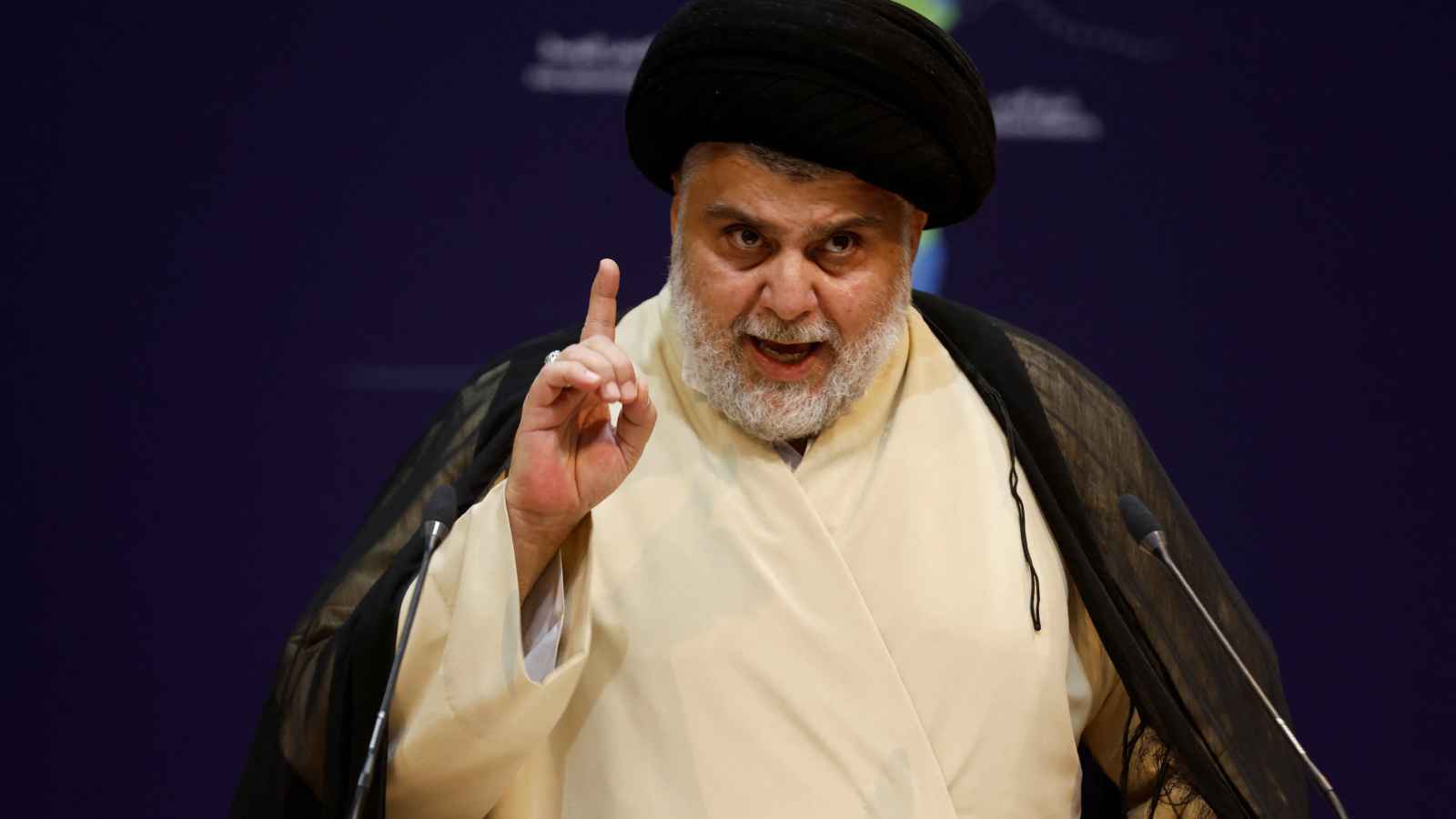 الصدر يطرد مجموعة جديدة من التيار الصدري