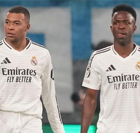 فاض الكيل.. لماذا انقلبت جماهير ريال مدريد على فينيسيوس ومبابي؟