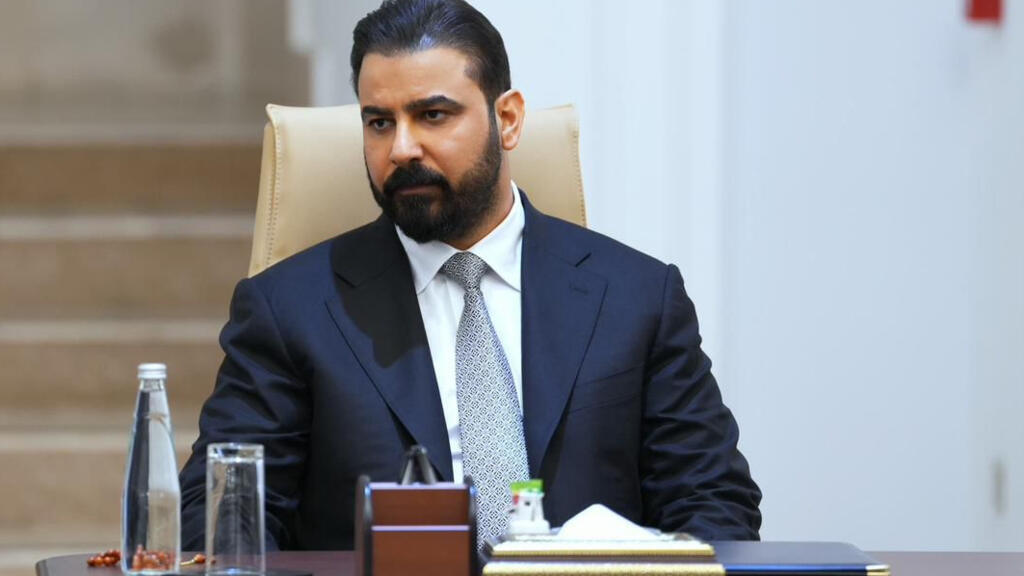 الزيدي يعتزم تشكيل نصف حكومة خوفاً من موسم الحج!