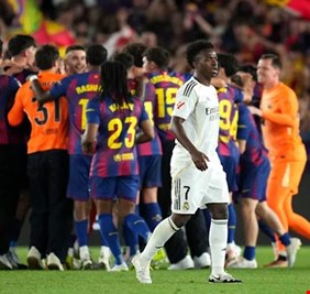 لماذا ظهر شعار الاتحاد الأوروبي في كلاسيكو برشلونة وريال مدريد؟