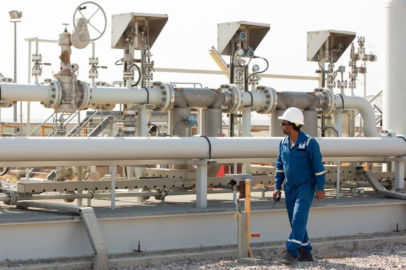 وزارة النفط تعلن استئناف تصدير المكثفات ونجاح تحميل أول شحنة بعد توقف قسري