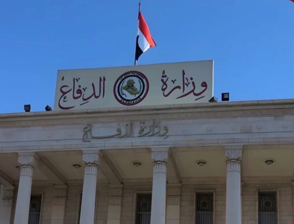 وزارة الدفاع: العثور على بقايا صواريخ موجهة وآثار قاعدة معادية في صحراء النجف