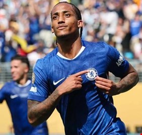 برشلونة يتحرك للتعاقد مع جواو بيدرو