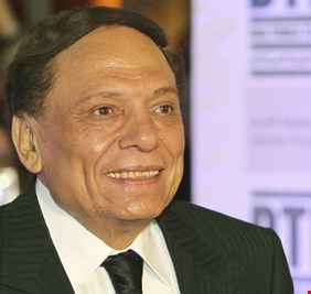 عيد ميلاد الزعيم عادل إمام الـ86.. رسائل حب من نجوم الفن