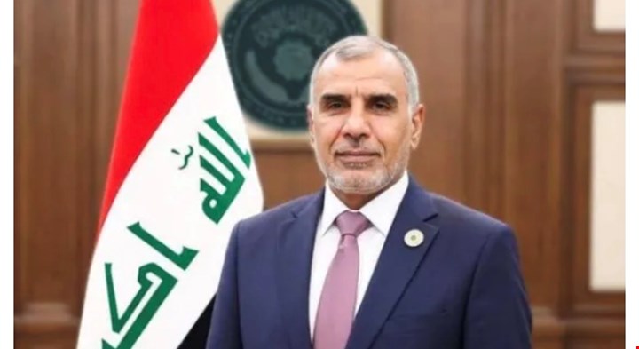 وزير المالية يوجه باستمرار الدوام الجمعة والسبت لتأمين رواتب الموظفين والمتقاعدين قبل العيد