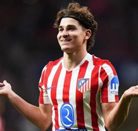 هل فتح أتلتيكو مدريد باب الرحيل أمام جوليان ألفاريز؟