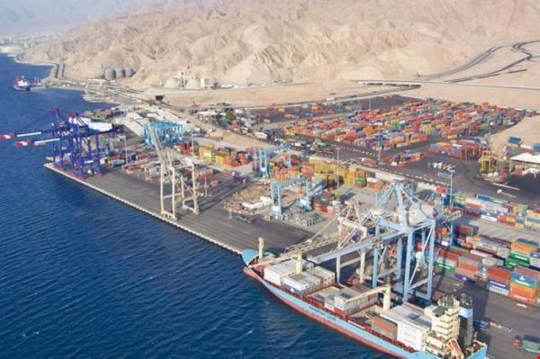 ميناء العقبة يستقبل خمس بواخر محملة بسلع للعراق وسط اضطرابات الملاحة في هرمز