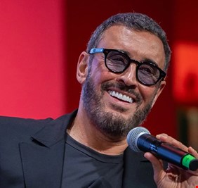 كاظم الساهر يعود إلى اللهجة العراقية بأغنية «متى»